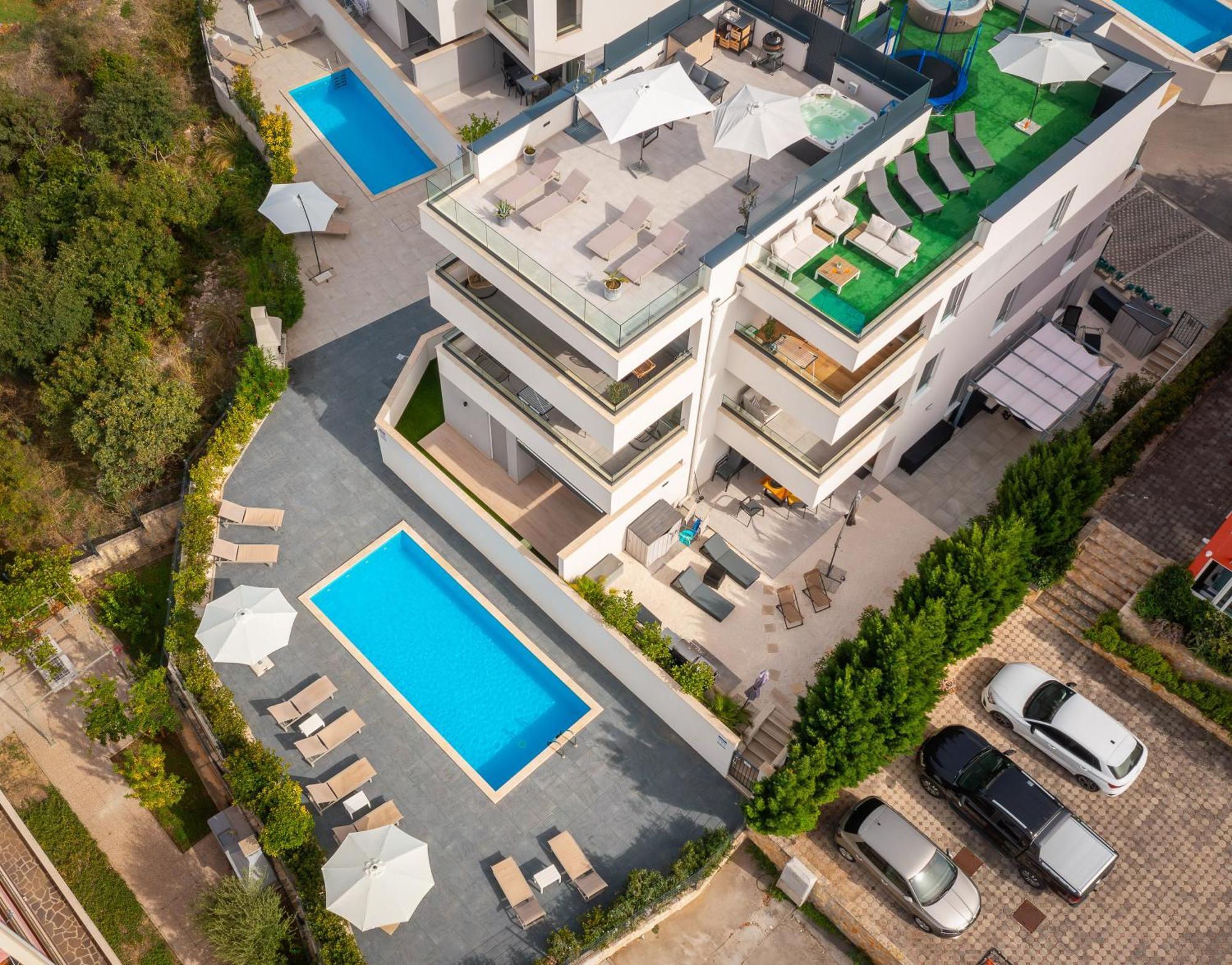 Apartment Alegria In Okrug With Heated Pool, Sea View, Jacuzzi, Wifi Trogir Exterior foto